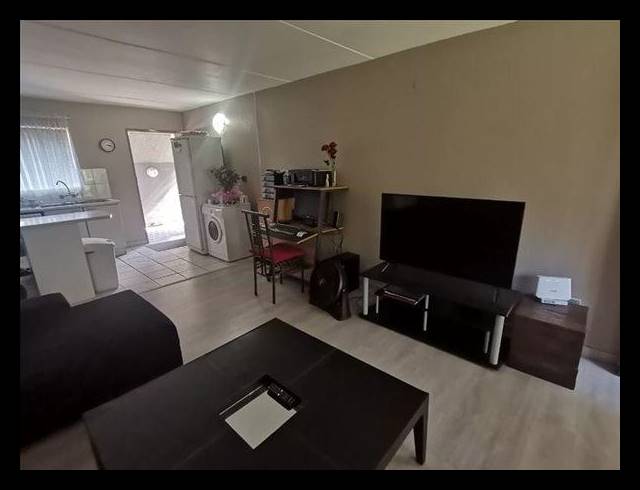 3 BEDROOM APARTMENT FOR SALE IN GLEN MARAIS
